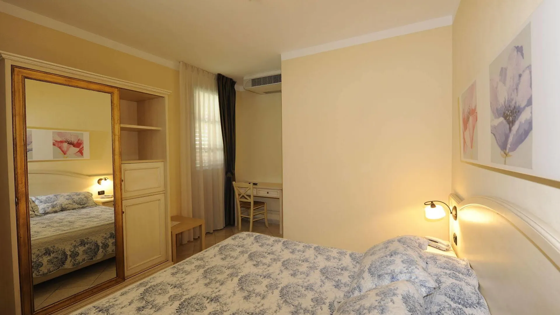 Hotel Sextum Bientina 3*,  Italy