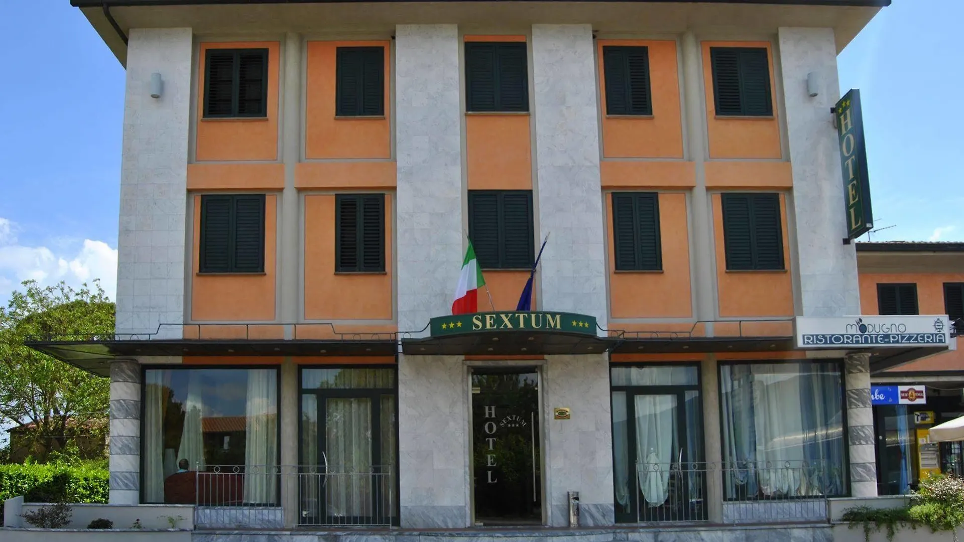 Hotel Sextum Bientina 3*,